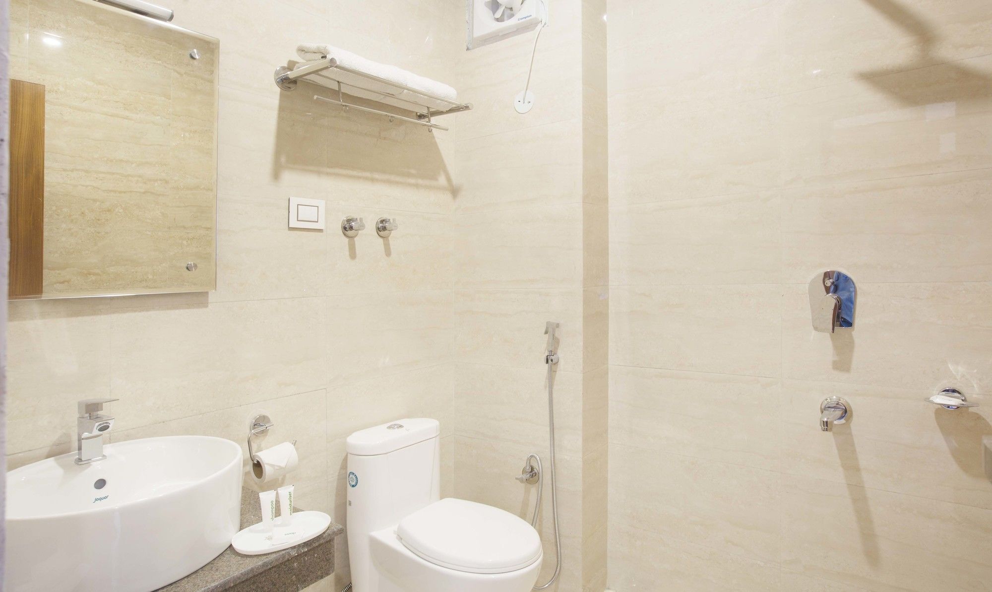 Готель Treebo Sc Residency Manali Екстер'єр фото