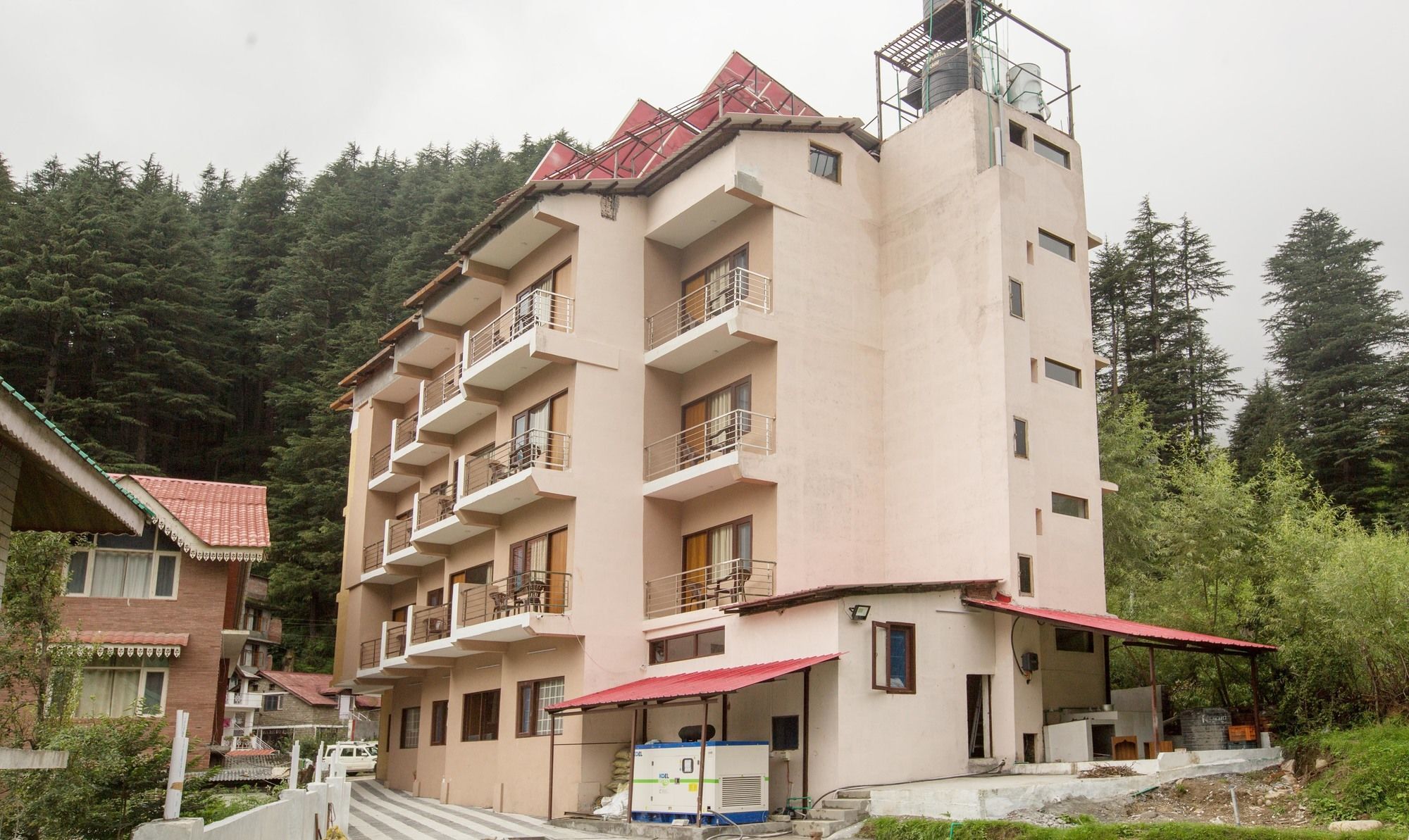 Готель Treebo Sc Residency Manali Екстер'єр фото